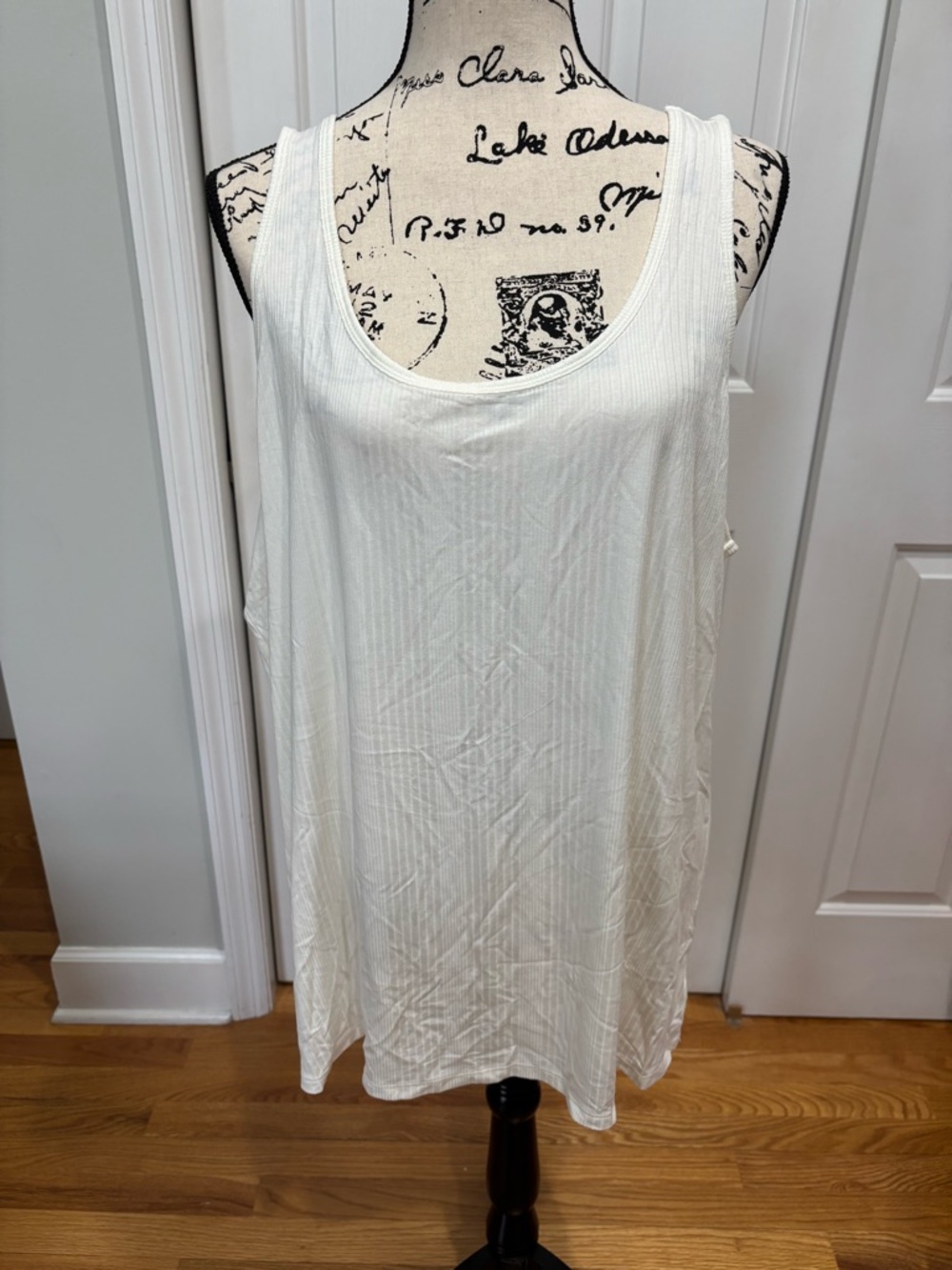 Torrid Marshmallow Ribbed Scoop Tank - 4X - NWT